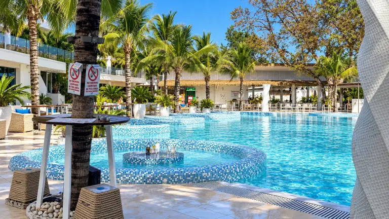 Pool at ARKbar Beach Club & Resort in Chaweng, with in-water seating areas, Koh Samui