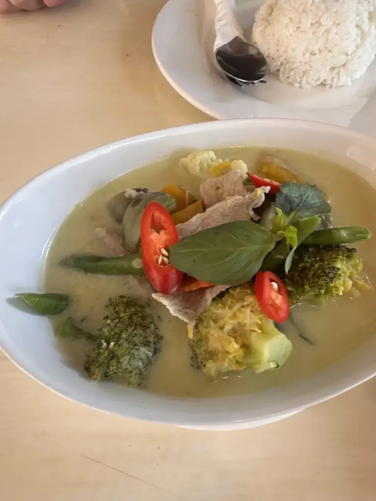 Green curry with vegetables and basil at the Baan Kiao Resort restaurant, Koh Phangan
