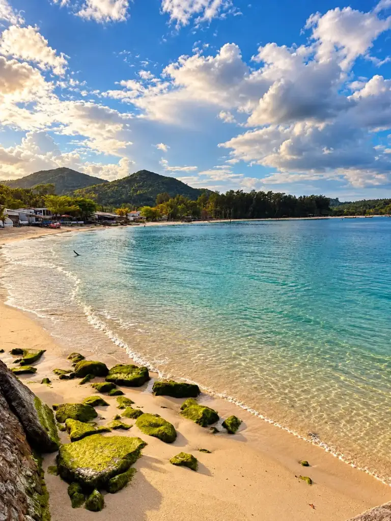 Chaloklum Bay with the village and the hills, Koh Phangan