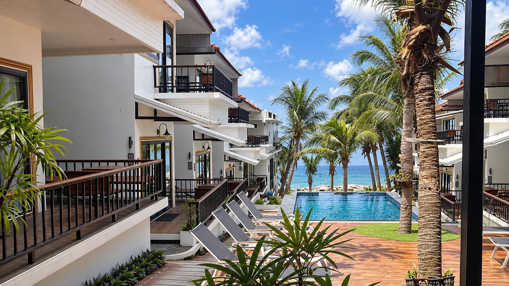 Path between the rooms at Clear View Resort leading to the pool and the sea, Koh Tao