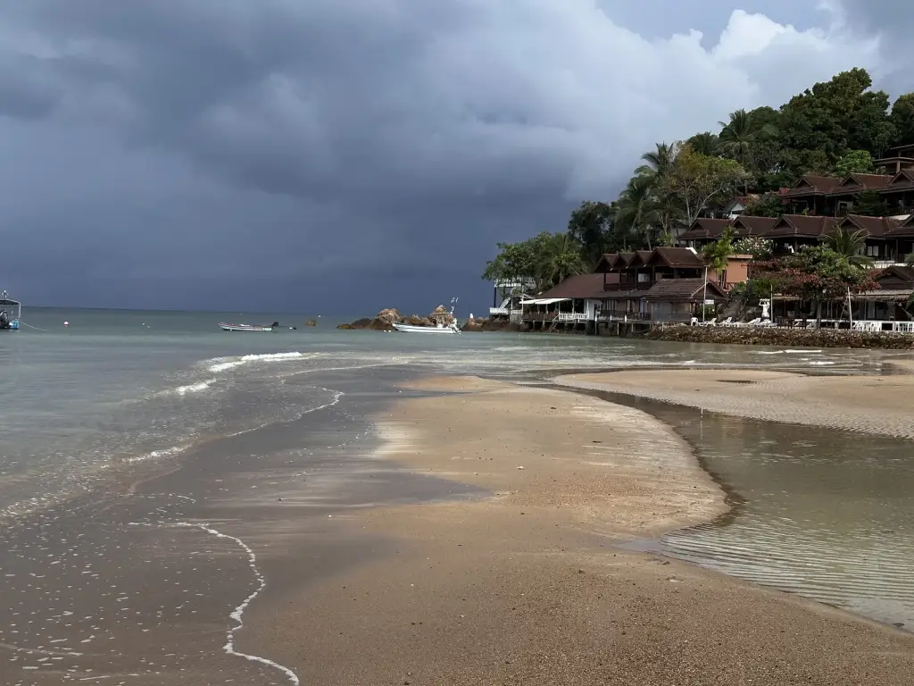 Haad Yao Bayview Resort on the hill at the end of Haad Yao beach, Koh Phangan