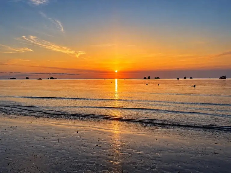 Sunset at Sairee Beach, Koh Tao