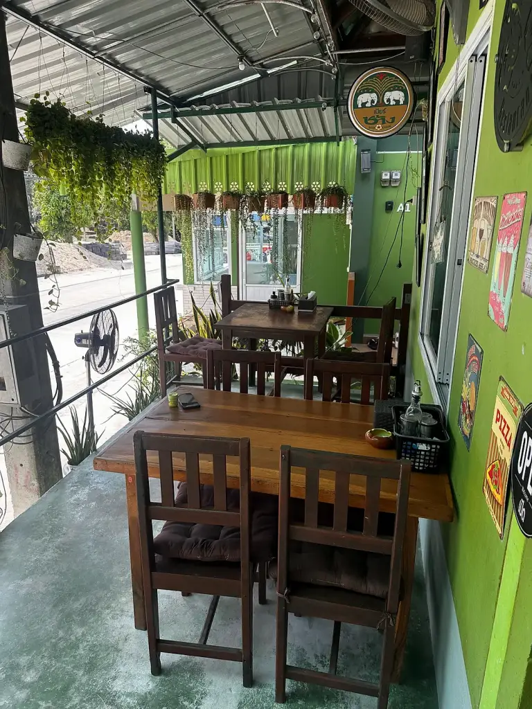 Kanya Kitchen restaurant on Koh Tao, seating facing the street