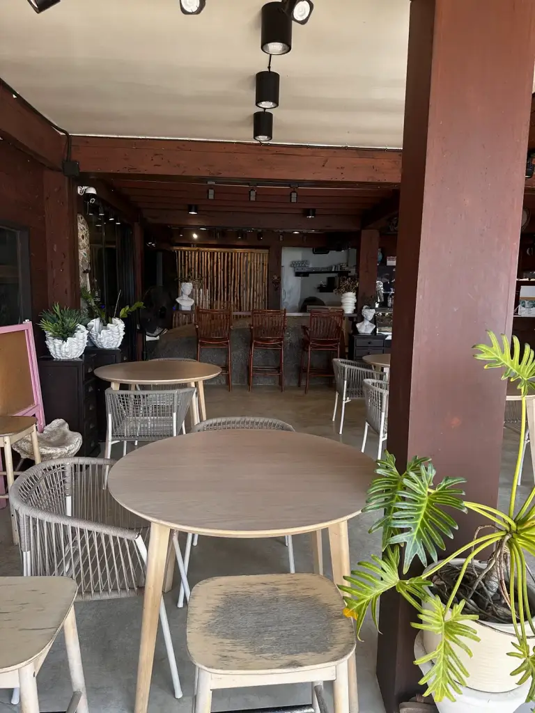 La salle du restaurant de Koh Nang Yuan
