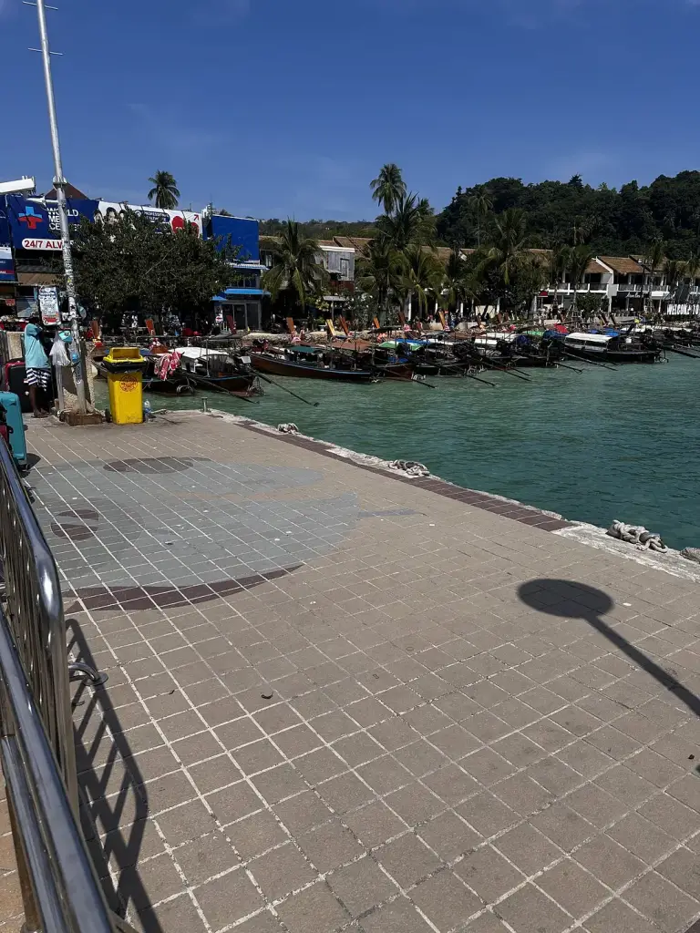 Der Steg am Tonsai Pier auf Koh Phi Phi