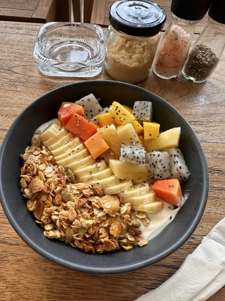 A yoghurt bowl with fresh fruit and granola at Pura Vida, Haad Yao