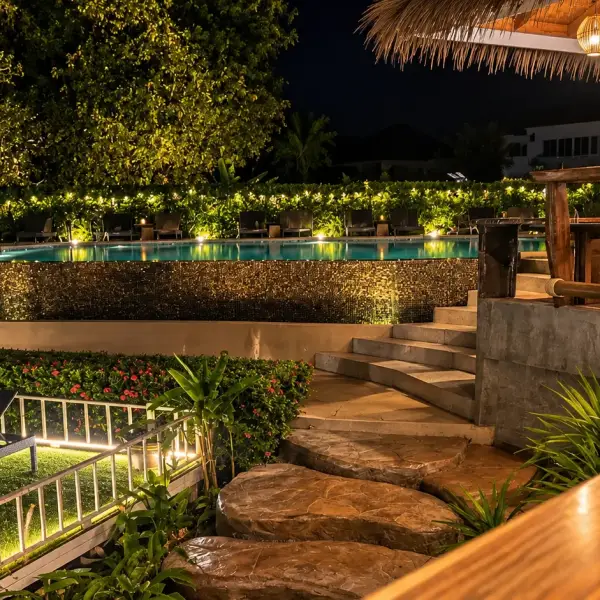 Railay Phutawan Resort - the pool and garden in the evening