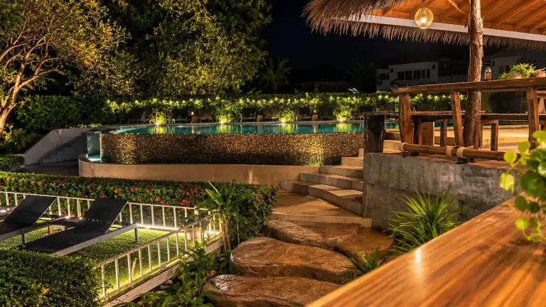 Railay Phutawan Resort - the pool and garden in the evening