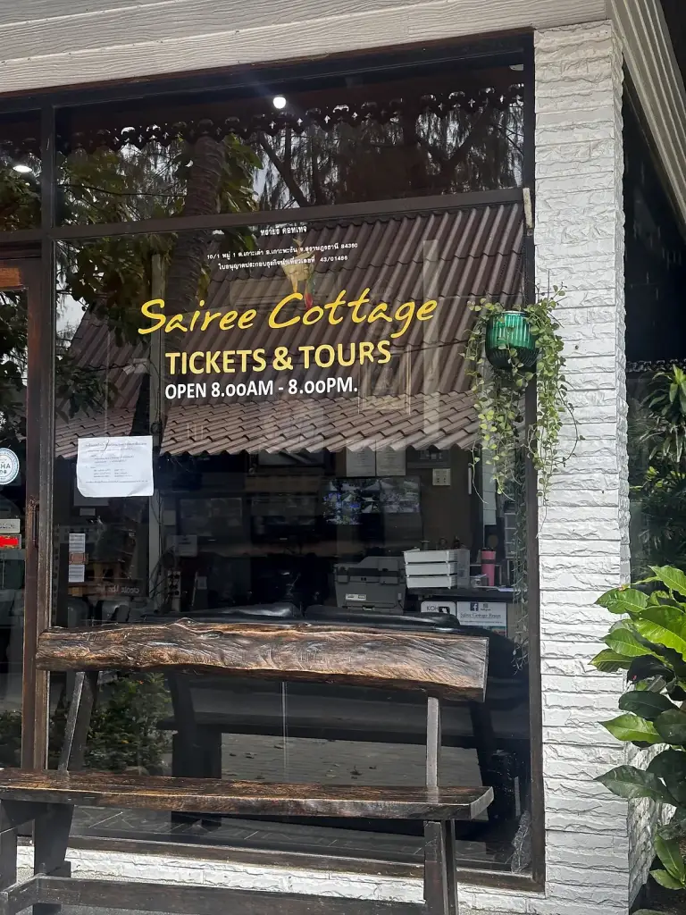 The tickets and tours desk at Sairee Cottage