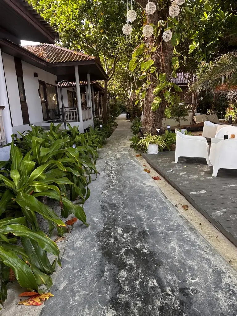 The path through the gardens - Baan Chaweng Beach Resort, Koh Samui