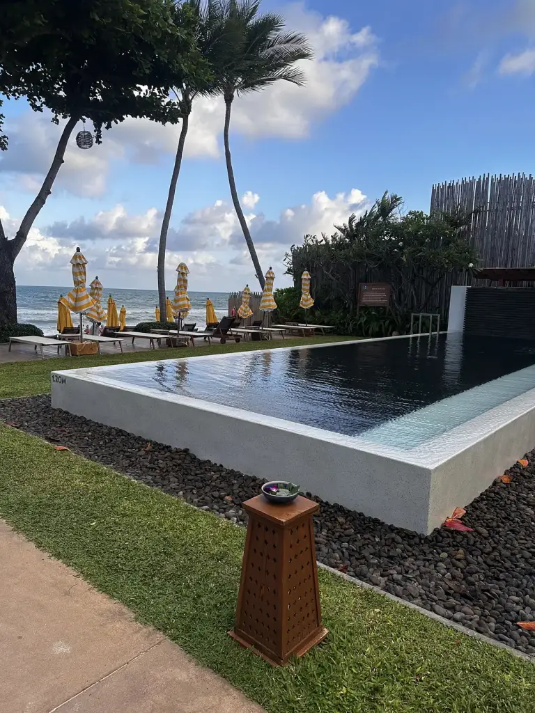 The pool facing the sea at Buri Rasa Village