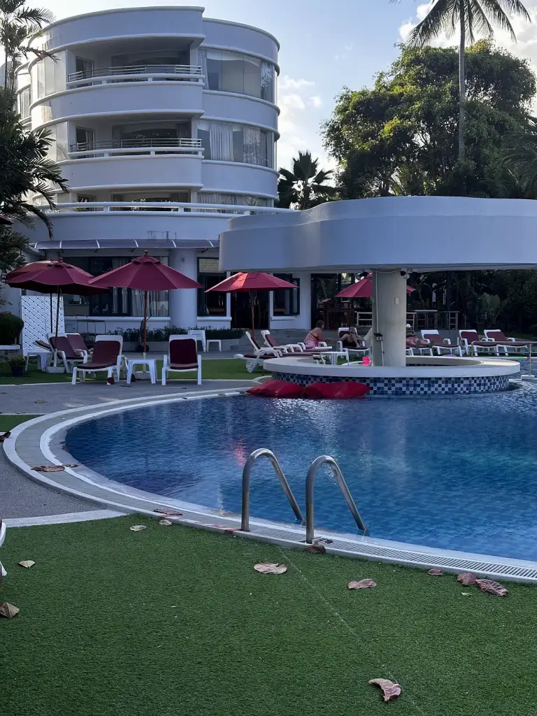 The pool and the bar - Chaba Samui Resort (MATCHA), Koh Samui