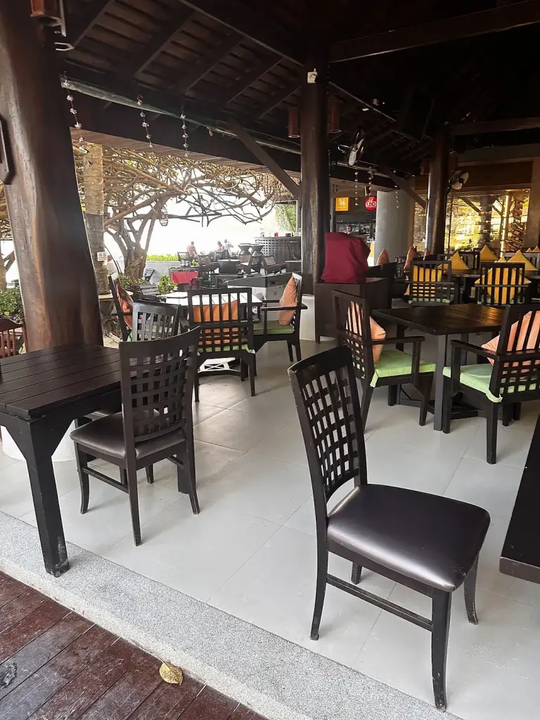 Das Open-Air-Restaurant im Chaweng Garden