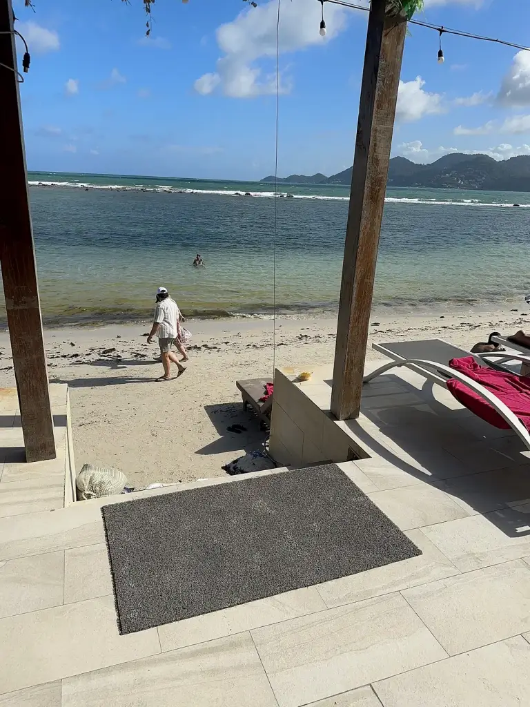 Der Strand vor dem Beachclub - Love Beach Club & Resort, Koh Samui