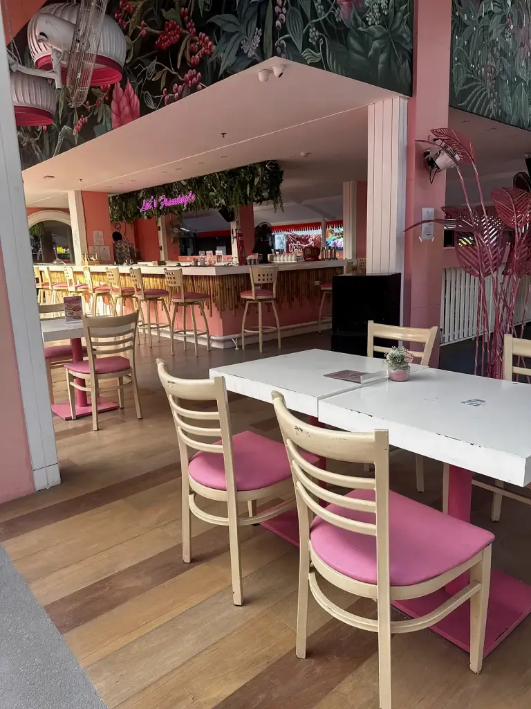 אזור האוכל - Socialtel Koh Samui, קוסמוי
