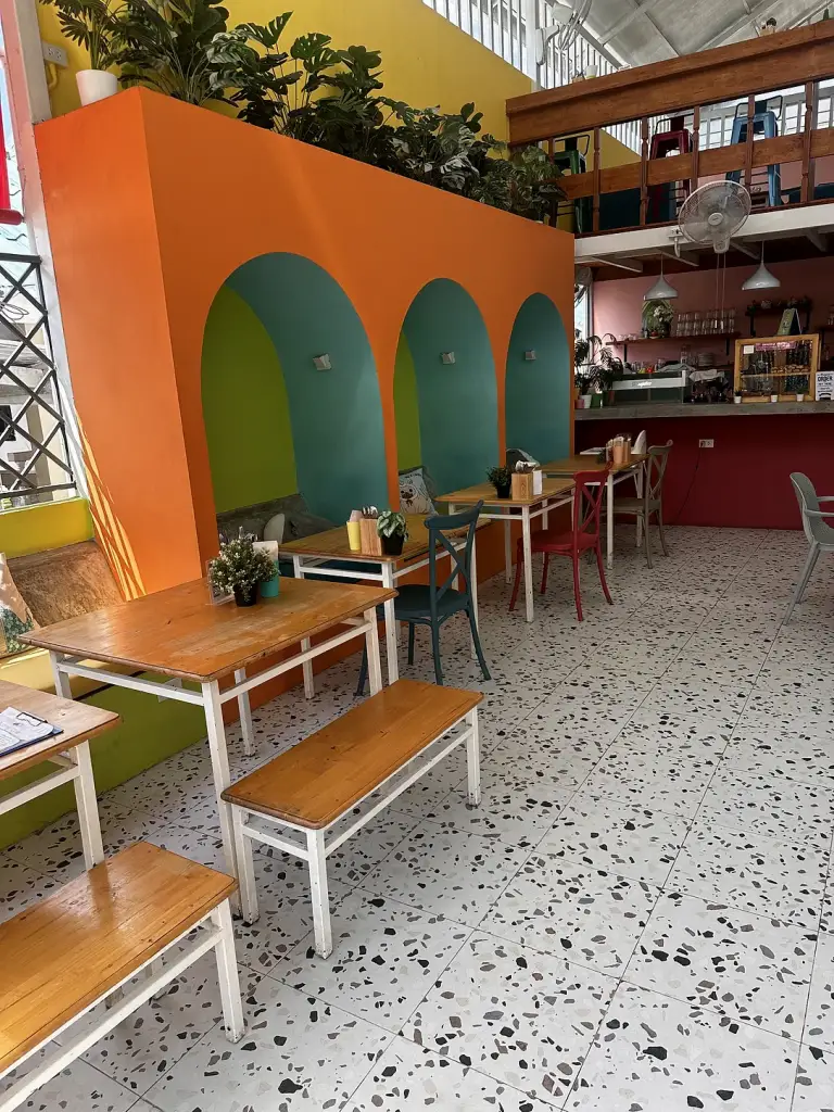 Summer Cafe on Koh Tao, orange walls and arches